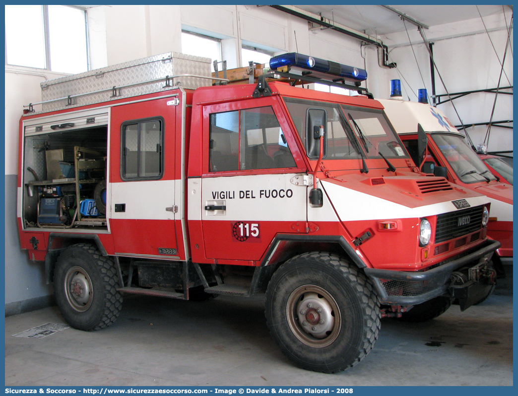 VF 16612
Corpo Nazionale Vigili del Fuoco
Iveco 40-10WM
Allestitore Baribbi S.p.A.
Parole chiave: VF;V.F.;VVF;V.V.F.;Corpo;Nazionale;Vigili;del;Fuoco;Polisoccorso;Iveco;40-10WM;40;10;WM;VM90;VM 90;Magirus