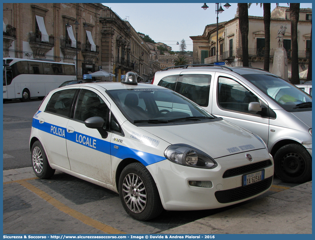 Polizia Locale YA623AA
Polizia Locale
Comune di Modica
Fiat Punto IV serie
Parole chiave: Polizia;Locale;Municipale;Modica;Fiat;Punto;YA623AA;YA 623 AA