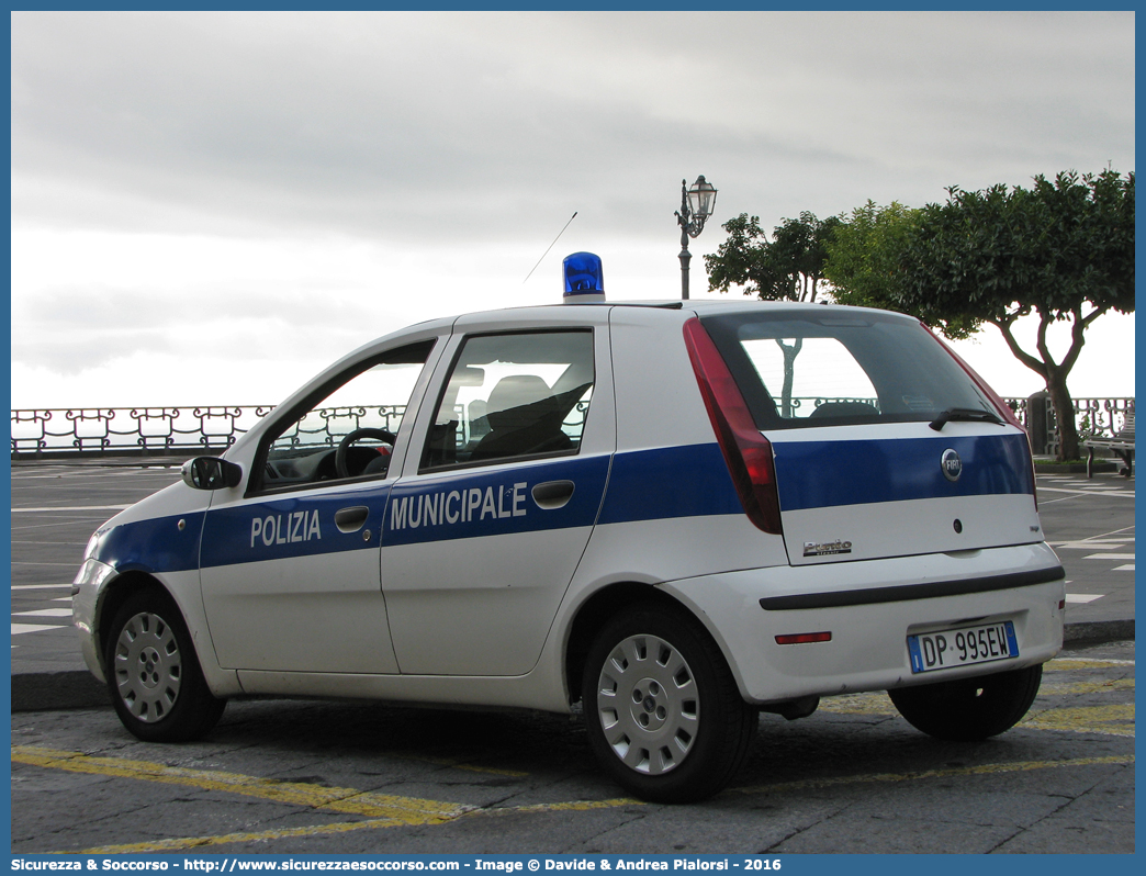 -
Polizia Municipale
Comune di Sant'Alfio
Fiat Punto III serie restyling
Parole chiave: Polizia;Locale;Municipale;Sant&#039;Alfio;Sant Alfio;Fiat;Punto