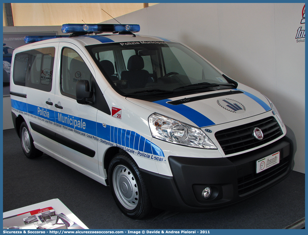 Polizia Locale YA303AD
Polizia Municipale
Comune di Fiorano Modenese
Fiat Scudo IV serie
Allestitore Focaccia Group S.r.l.
Parole chiave: Polizia;Locale;Municipale;Fiorano Modenese;Fiat;Scudo;Focaccia;YA303AD;YA 303 AD