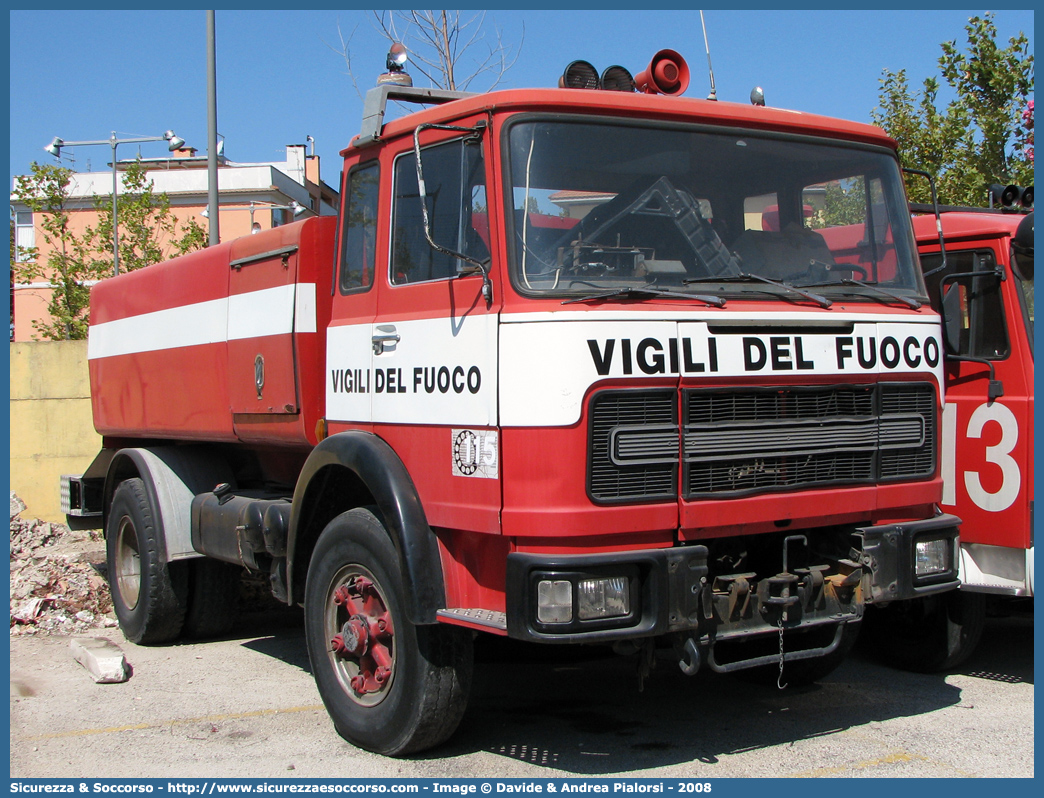 VF 10872
Corpo Nazionale Vigili del Fuoco
OM 155
Allestitori Baribbi S.p.A.
Parole chiave: Corpo;Nazionale;Vigili del Fuoco;Vigili;Fuoco;ABP;A.B.P.;AutoBottePompa;AutoBotte;OM;155;Baribbi