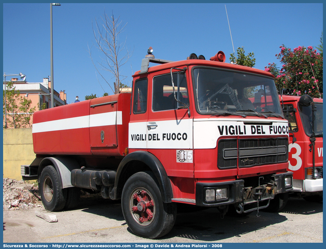 VF 10872
Corpo Nazionale Vigili del Fuoco
OM 155
Allestitori Baribbi S.p.A.
Parole chiave: Corpo;Nazionale;Vigili del Fuoco;Vigili;Fuoco;ABP;A.B.P.;AutoBottePompa;AutoBotte;OM;155;Baribbi