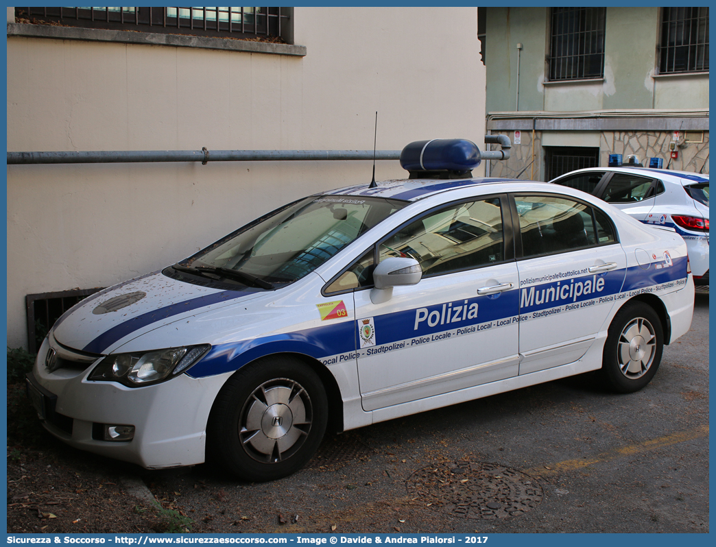 -
Polizia Municipale
Comune di Cattolica
Honda Civic VIII serie
(variante)
Parole chiave: Polizia;Locale;Municipale;Cattolica;Honda;Civic