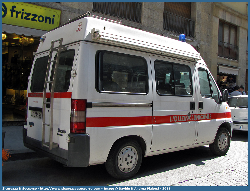 -
Polizia Municipale
Comune di Firenze
Fiat Ducato II serie
Parole chiave: Polizia;Locale;Municipale;Firenze;Fiat;Ducato