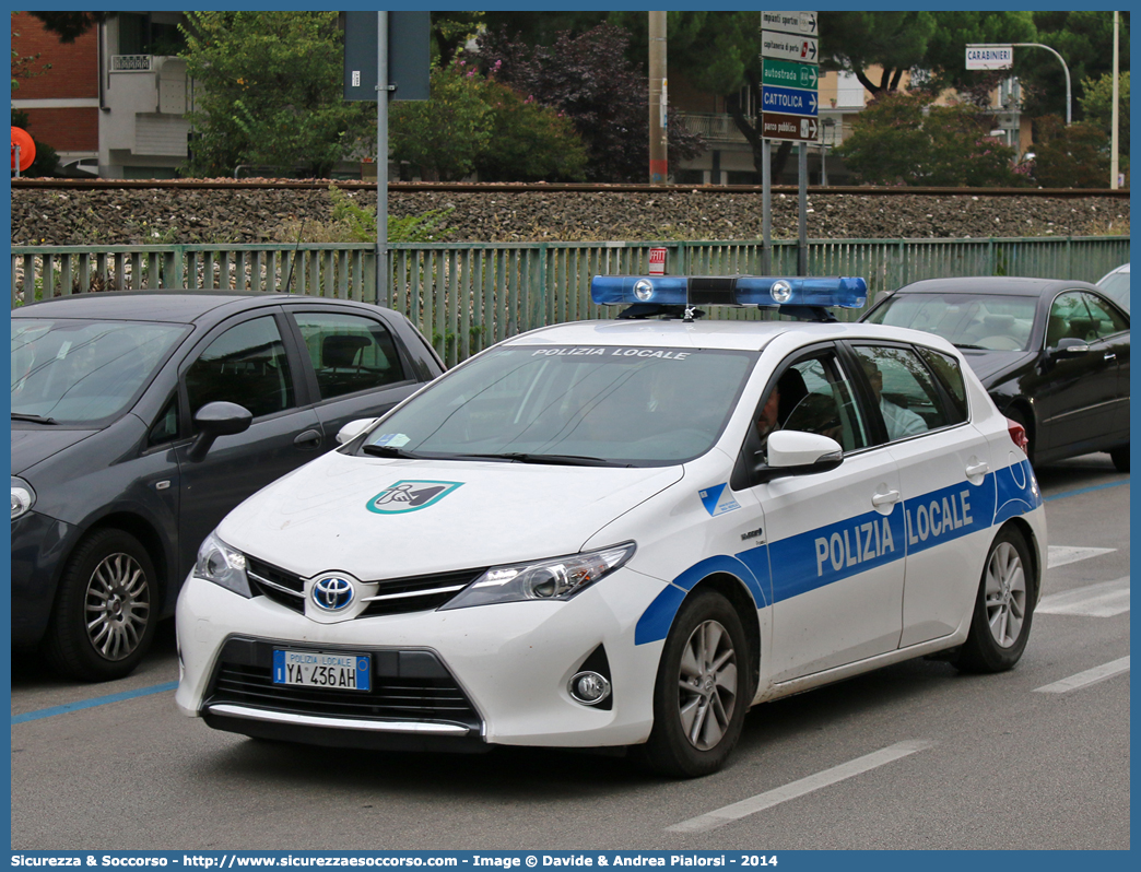 Polizia Locale YA436AH
Polizia Locale
Unione Comuni Misa Nevola
Toyota Auris II serie
Allestitore Ciabilli S.r.l.
Parole chiave: Polizia;Locale;Municipale;Misa Nevola;Corinaldo;Barbara;Castelleone di Suasa;Ostra Vetere;Toyota;Auris;Ciabilli;YA436AH;YA 436 AH