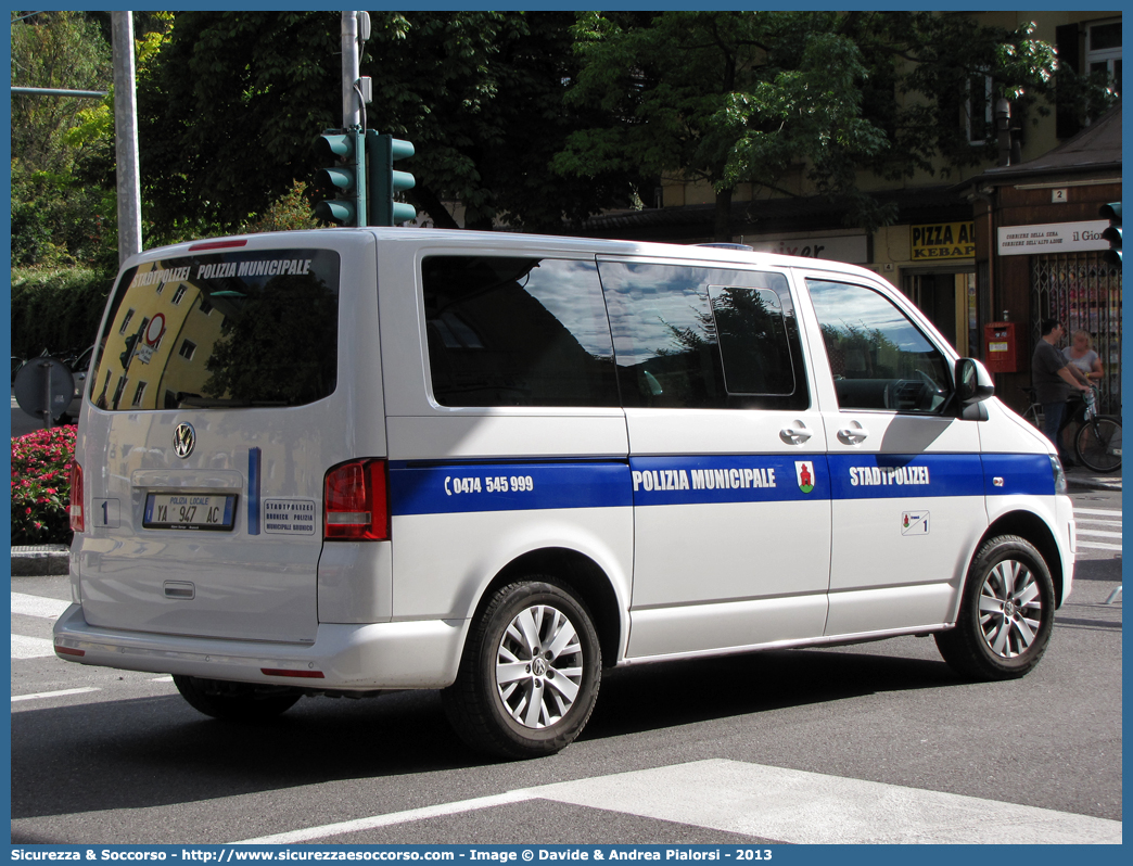 Polizia Locale YA947AC
Polizia Municipale
Comune di Brunico
Volkswagen Transporter T5 restyling
Parole chiave: Polizia;Locale;Municipale;Brunico;Volkswagen;Transporter;T5;T 5;Caravelle;YA;947;AC