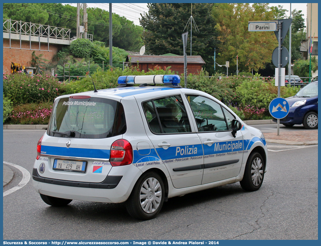 Polizia Locale YA419AH
Polizia Municipale
Servizio Intercomunale
Budrio e Granarolo dell'Emilia
Renault Modus I serie restyling
Allestitore Bertazzoni S.r.l.
Parole chiave: Polizia;Locale;Municipale;Budrio;Granarolo dell'Emilia;Granarolo dell Emilia;Renault;Modus;Bertazzoni;YA419AH;YA 419 AH