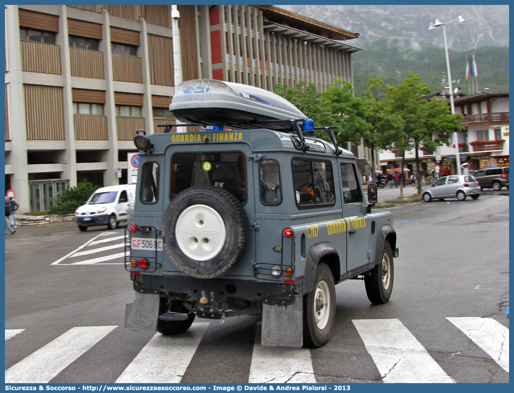 GdiF 506BC
Guardia di Finanza
S.A.G.F.
Land Rover Defender 90
Parole chiave: GdiF;G.D.F.;GDF;Guardia di Finanza;S.A.G.F.;SAGF;Soccorso Alpino;Land Rover;Defender 90;506BC