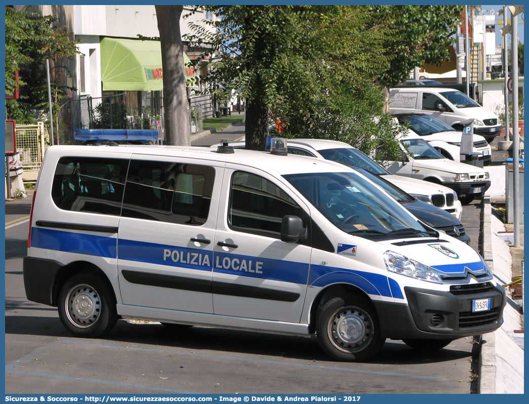 -
Polizia Locale
Comune di Porto San Giorgio
Citroen Jumpy III serie restyling
Allestitore Ciabilli S.r.l.
Parole chiave: Polizia;Locale;Municipale;Porto San Giorgio;Citroen;Jumpy;Ciabilli