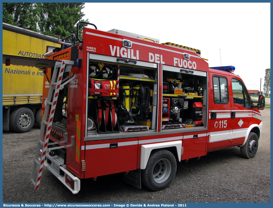 VF 25261
Corpo Nazionale Vigili del Fuoco
Iveco Daily 65C18 IV serie
Allestitore Iveco Magirus
Parole chiave: Corpo;Nazionale;Vigili del Fuoco;Vigili;Fuoco;Polisoccorso;Iveco;Daily;65C18;65 C 18;65C 18;65 C18;Magirus