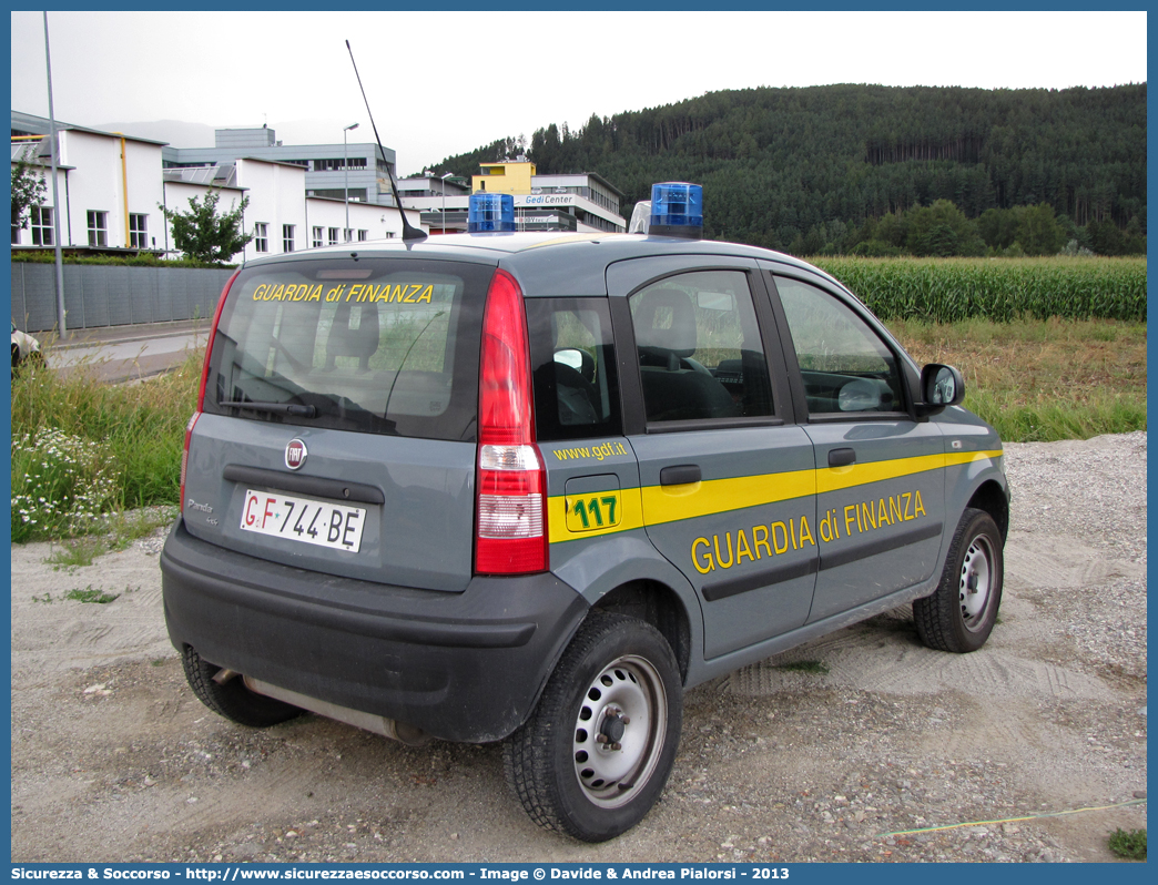 GdiF 744BE
Guardia di Finanza
S.A.G.F.
Fiat Nuova Panda 4x4 I serie
Parole chiave: GdiF;G.D.F.;GDF;Guardia di Finanza;S.A.G.F.;SAGF;Soccorso Alpino;Fiat;Nuova Panda 4x4;744BE