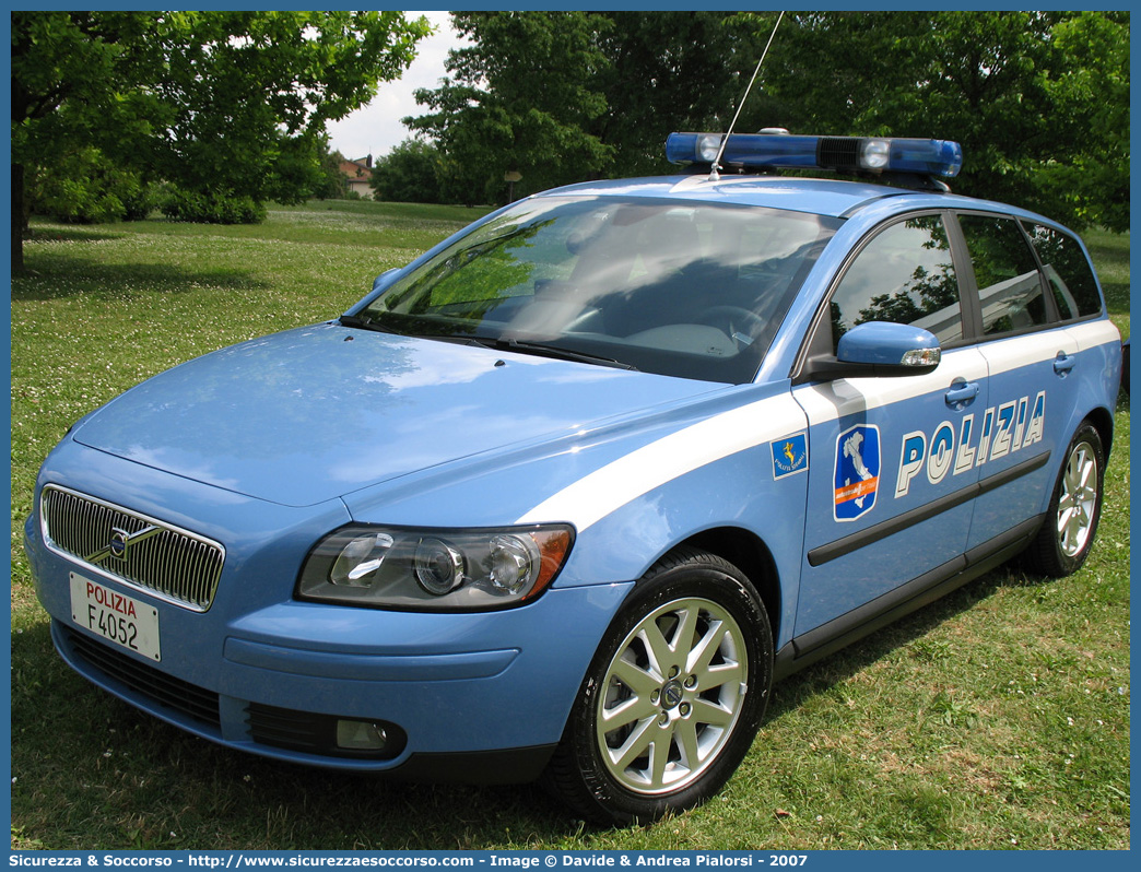 Polizia F4052
Polizia di Stato
Polizia Stradale
Autostrade per l'Italia S.p.A.
Volvo V50 I serie
Allestitore Focaccia Group S.r.l.
Parole chiave: Polizia di Stato;Polizia Stradale;Autostrade per l&#039;Italia S.p.A.;Autostrade S.p.A.;Autostrade;Italia;Volvo;V50;V 50;Focaccia