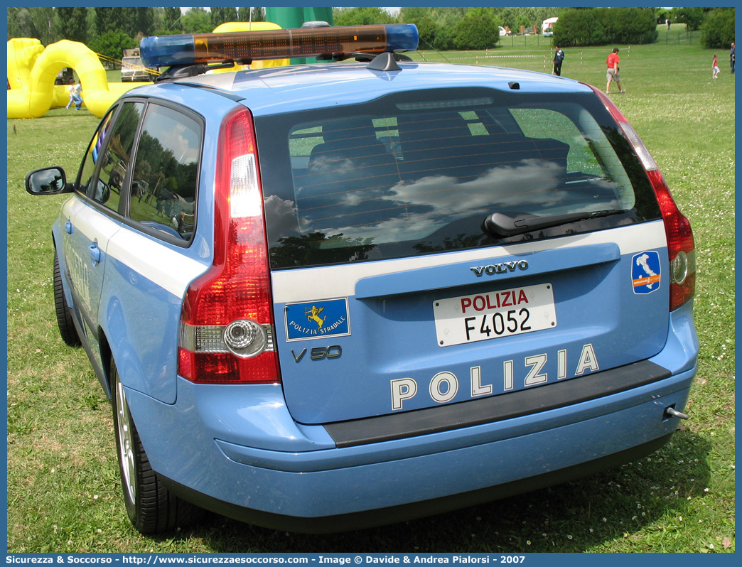 Polizia F4052
Polizia di Stato
Polizia Stradale
Autostrade per l'Italia S.p.A.
Volvo V50 I serie
Allestitore Focaccia Group S.r.l.
Parole chiave: Polizia di Stato;Polizia Stradale;Autostrade per l&#039;Italia S.p.A.;Autostrade S.p.A.;Autostrade;Italia;Volvo;V50;V 50;Focaccia