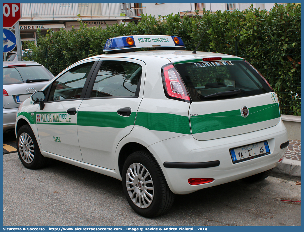 Polizia Locale YA274AH
Polizia Municipale
Comune di Ivrea
Fiat Punto IV serie
Allestitore Ciabilli S.r.l.
Parole chiave: PL;P.L.;PM;P.M.;Polizia;Locale;Municipale;Ivrea;Fiat;Grande;Punto;Ciabilli