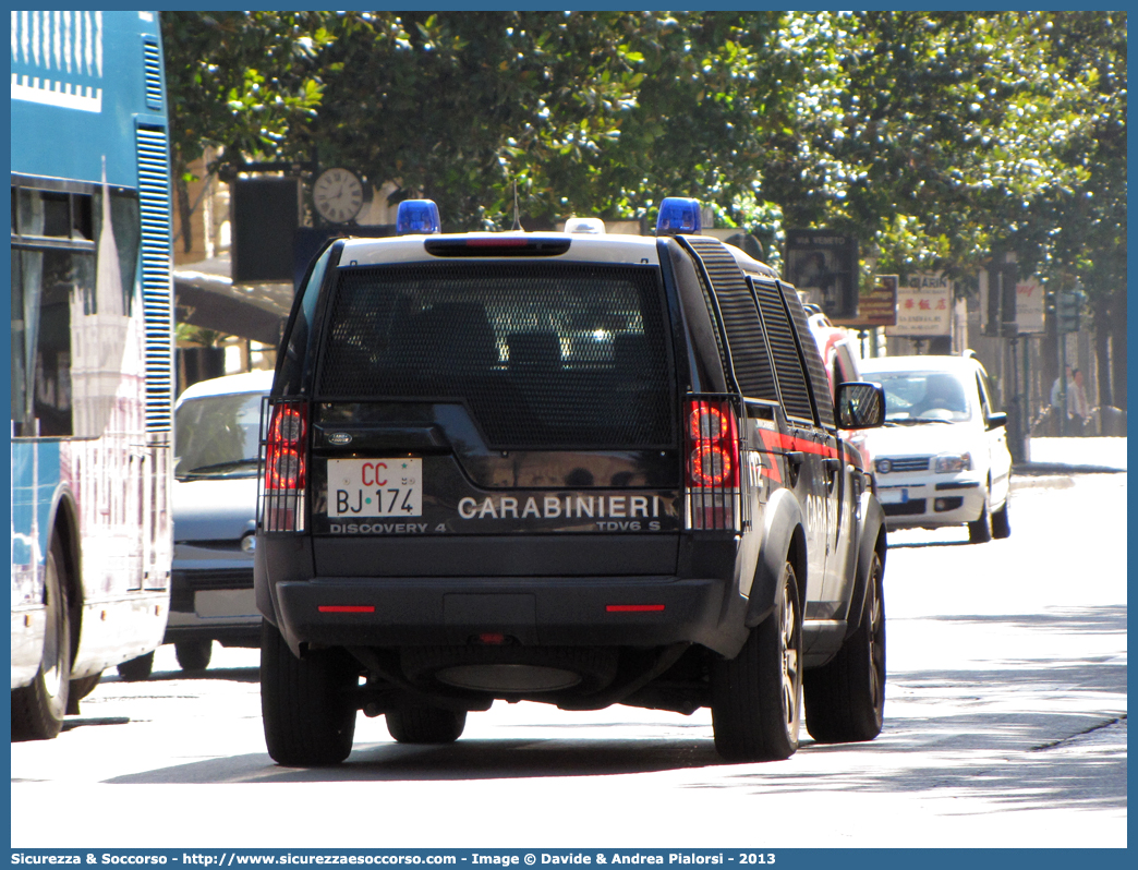 CC BJ174
Arma dei Carabinieri
Battaglioni Mobili
Land Rover Discovery 4
Parole chiave: CC;C.C.;Arma;dei;Carabinieri;Battaglione;Battaglioni;Mobile;Mobili;Land;Rover;Discovery;4;Blindato;Ordine;Pubblico;BJ174