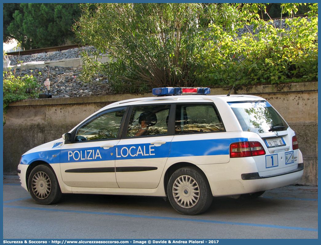 Polizia Locale YA222AD
Polizia Locale
Comune di Saltara
Fiat Stilo Multiwagon
Parole chiave: Polizia;Locale;Municipale;Saltara;Fiat;Stilo;Multiwagon;Multi Wagon;MW;M.W.;SW;S.W.;YA222AD;YA 222 AD