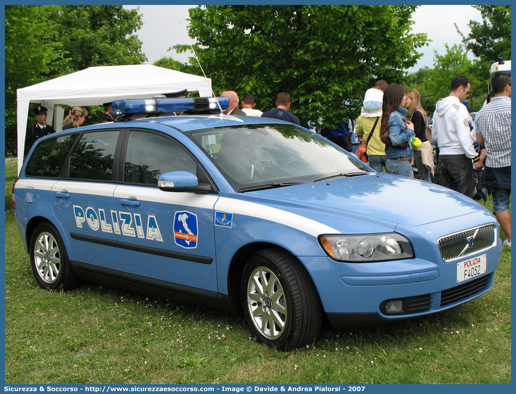 Polizia F4052
Polizia di Stato
Polizia Stradale
Autostrade per l'Italia S.p.A.
Volvo V50 I serie
Allestitore Focaccia Group S.r.l.
Parole chiave: Polizia di Stato;Polizia Stradale;Autostrade per l&#039;Italia S.p.A.;Autostrade S.p.A.;Autostrade;Italia;Volvo;V50;V 50;Focaccia