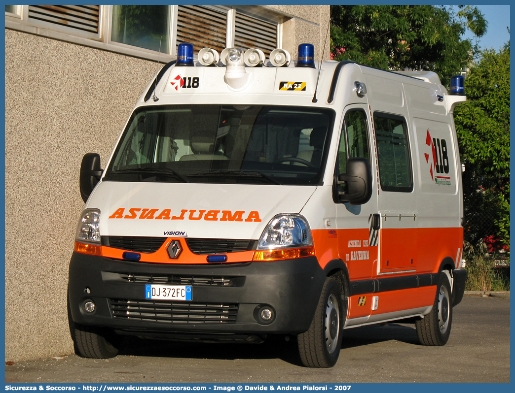 RA 22
118 Romagna Soccorso
Ambito Territoriale di Ravenna
Renault Master III serie
Allestitore Vision S.r.l.
Parole chiave: 118;Romagna;Ravenna;Soccorso;Ambulanza;Autoambulanza;Renault;Master;Vision