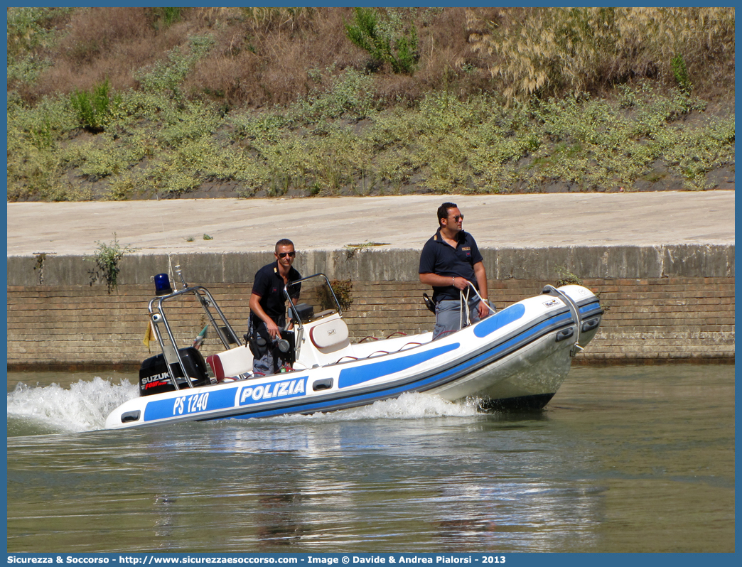 PS 1240
Polizia di Stato
Polizia del Mare
Parole chiave: PS;P.S.;Pubblica;Sicurezza;Polizia;di;Stato;del;mare