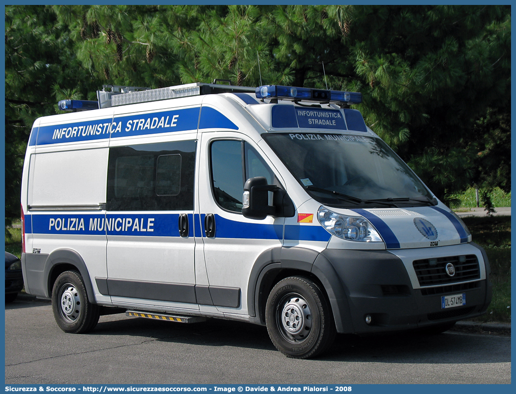 -
Polizia Municipale
Comune di Ravenna
Fiat Ducato III serie
Allestitore EDM S.r.l.
Parole chiave: Polizia;Locale;Municipale;Ravenna;Fiat;Ducato;X250;EDM;E.D.M.