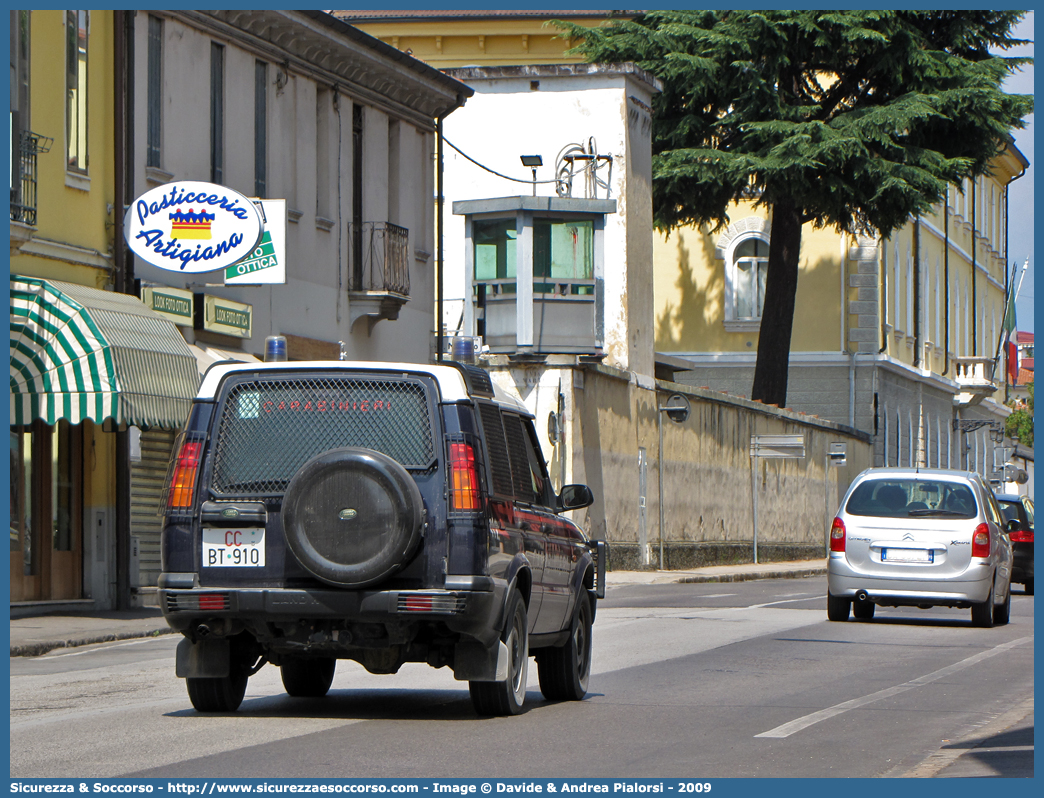 CC BT910
Arma dei Carabinieri
Battaglioni Mobili
Land Rover Discovery II serie Restyling
Parole chiave: CC;C.C.;Arma;dei;Carabinieri;Battaglioni;Battaglione;Mobili;Land Rover;Discovery;Ordine;Pubblico;Blindato