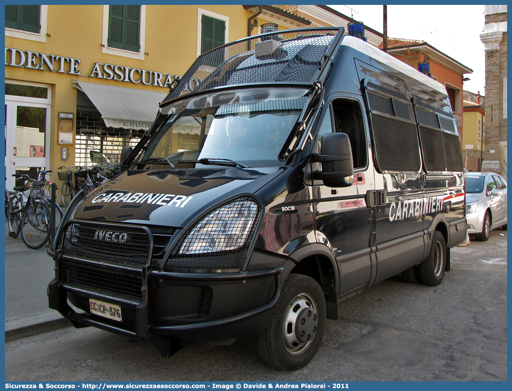 CC CP376
Arma dei Carabinieri
Battaglioni Mobili
Iveco Daily 50C18 IV serie
Parole chiave: CC;C.C.;Arma;Carabinieri;Battaglioni;Mobili;Battaglione;Mobile;Iveco;Daily;50C18;Blindato;Ordine;Pubblico