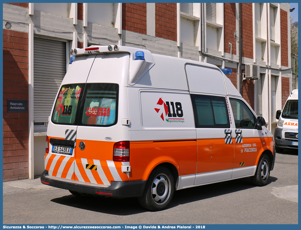 -
118 Piacenza Soccorso
Volkswagen Transporter T5 restyling
Allestitore Vision S.r.l.
Parole chiave: 118;Piacenza;Soccorso;Ambulanza;Autoambulanza;Volkswagen;Transporter;T5;T 5;Vision