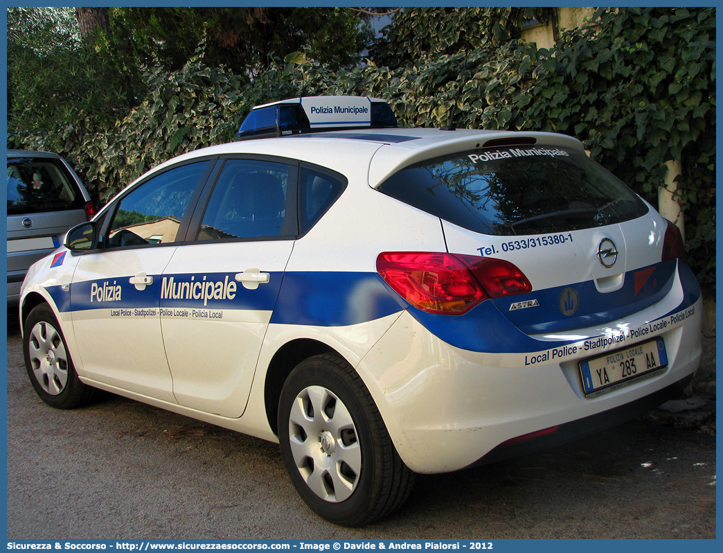 Polizia Locale YA283AA
Polizia Municipale
Comune di Comacchio
Opel Astra IV serie
Parole chiave: Polizia;Municipale;Locale;Comacchio;Opel;Astra;YA283AA;YA 283 AA