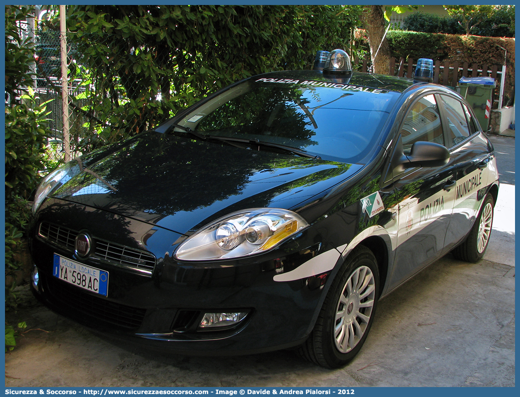 Polizia Locale YA598AC
Polizia Municipale
Comune di Monopoli
Fiat Nuova Bravo
Parole chiave: Polizia;Locale;Municipale;Monopoli;Fiat;Nuova Bravo;YA598AC;YA 598 AC