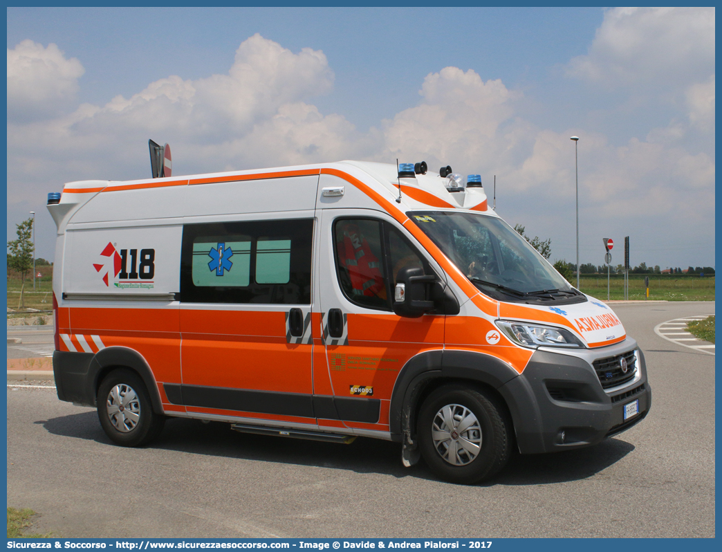 ECHO 03
118 Ferrara Soccorso
Fiat Ducato III serie restyling
Allestitore Aricar S.p.A.
Parole chiave: 118;Ferrara;Soccorso;Ambulanza;Autoambulanza;Fiat;Ducato;X290;X 290;Aricar