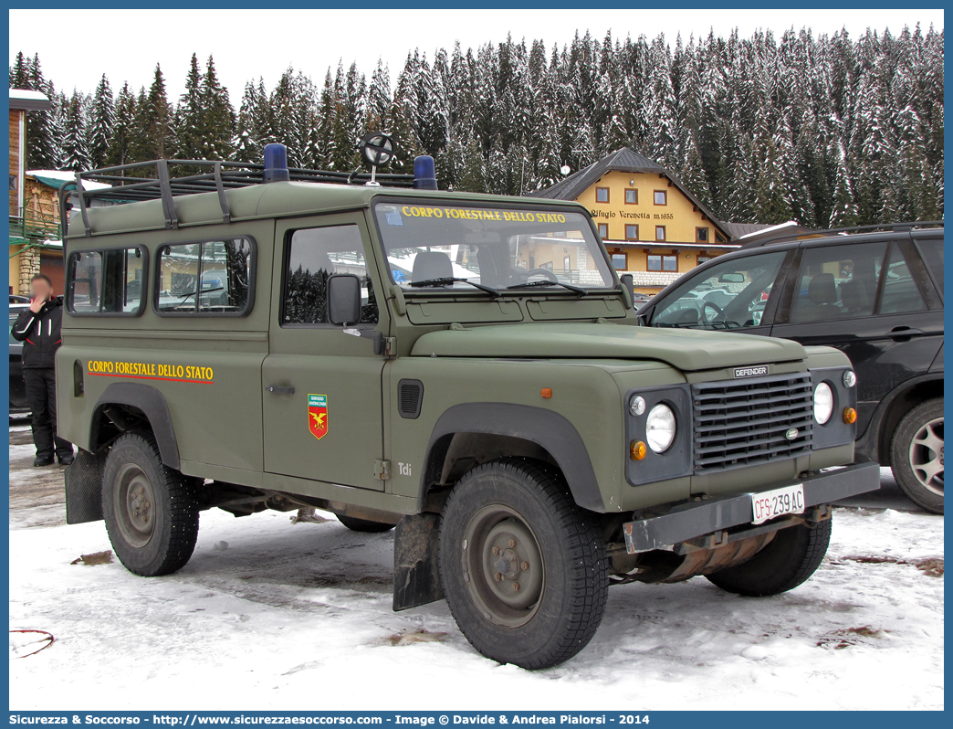 CFS 239AC
Corpo Forestale dello Stato
Land Rover Defender 110
Parole chiave: Corpo;Forestale;Stato;Corpo Forestale dello Stato;CFS;C.F.S.;Land Rover;Defender;110