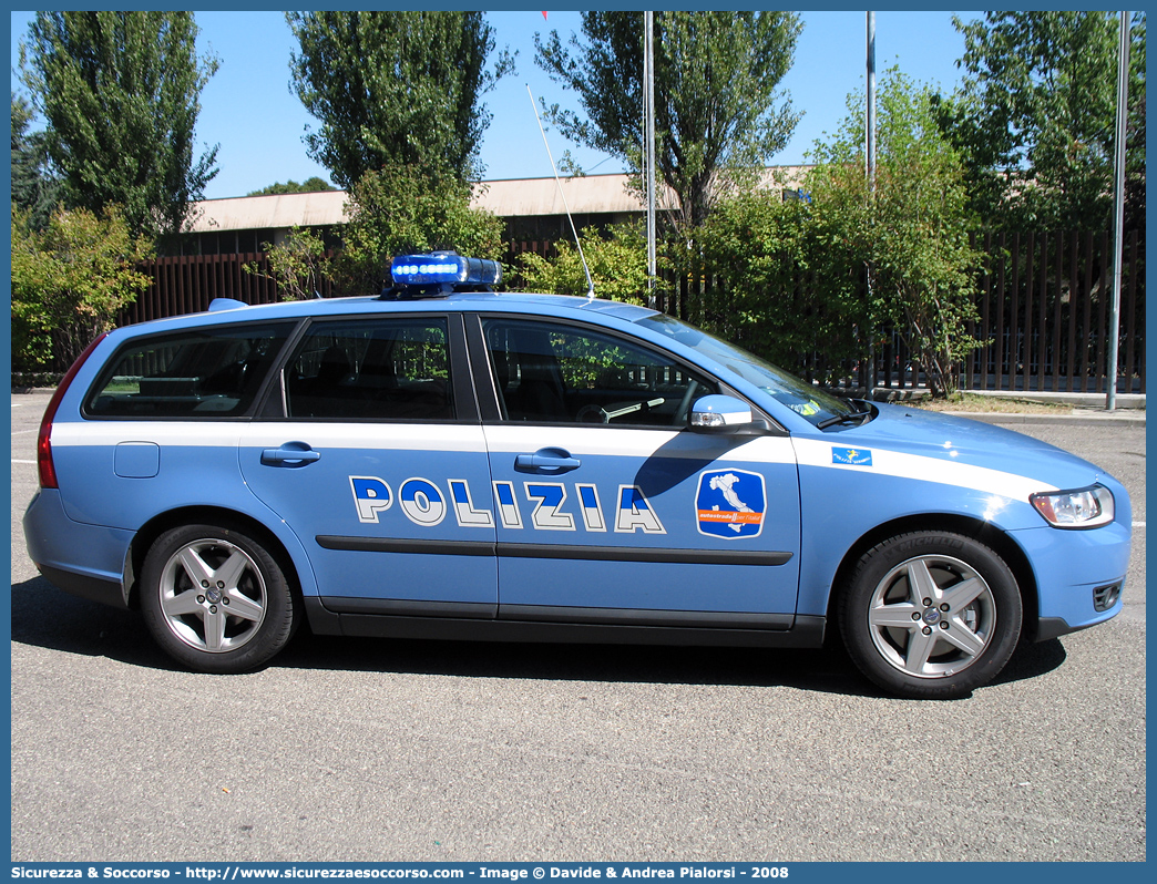 Polizia F5681
Polizia di Stato
Polizia Stradale
Autostrade per l'Italia S.p.A.
Volvo V50 II serie
Allestitore Focaccia Group S.r.l.
Parole chiave: Polizia di Stato;Polizia Stradale;Autostrade per l&#039;Italia S.p.A.;Autostrade S.p.A.;Autostrade;Italia;Volvo;V50;V 50;Focaccia