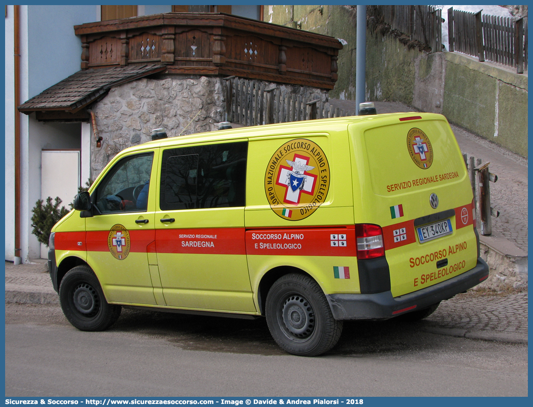 17-11
Corpo Nazionale
Soccorso Alpino e Speleologico
Servizio Regionale Sardegna
Volkswagen Transporter T5 restyling
Parole chiave: CNSAS;C.N.S.A.S.;Corpo;Nazionale;Soccorso;Alpino;Speleologico;Sardegna;SASS;S.A.S.S.;Volkswagen;Transporter;T5;T 5