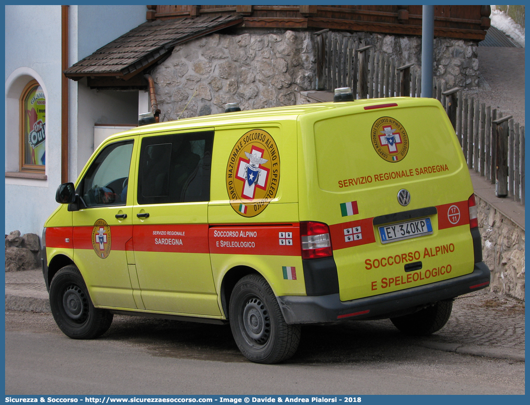 17-11
Corpo Nazionale
Soccorso Alpino e Speleologico
Servizio Regionale Sardegna
Volkswagen Transporter T5 restyling
Parole chiave: CNSAS;C.N.S.A.S.;Corpo;Nazionale;Soccorso;Alpino;Speleologico;Sardegna;SASS;S.A.S.S.;Volkswagen;Transporter;T5;T 5