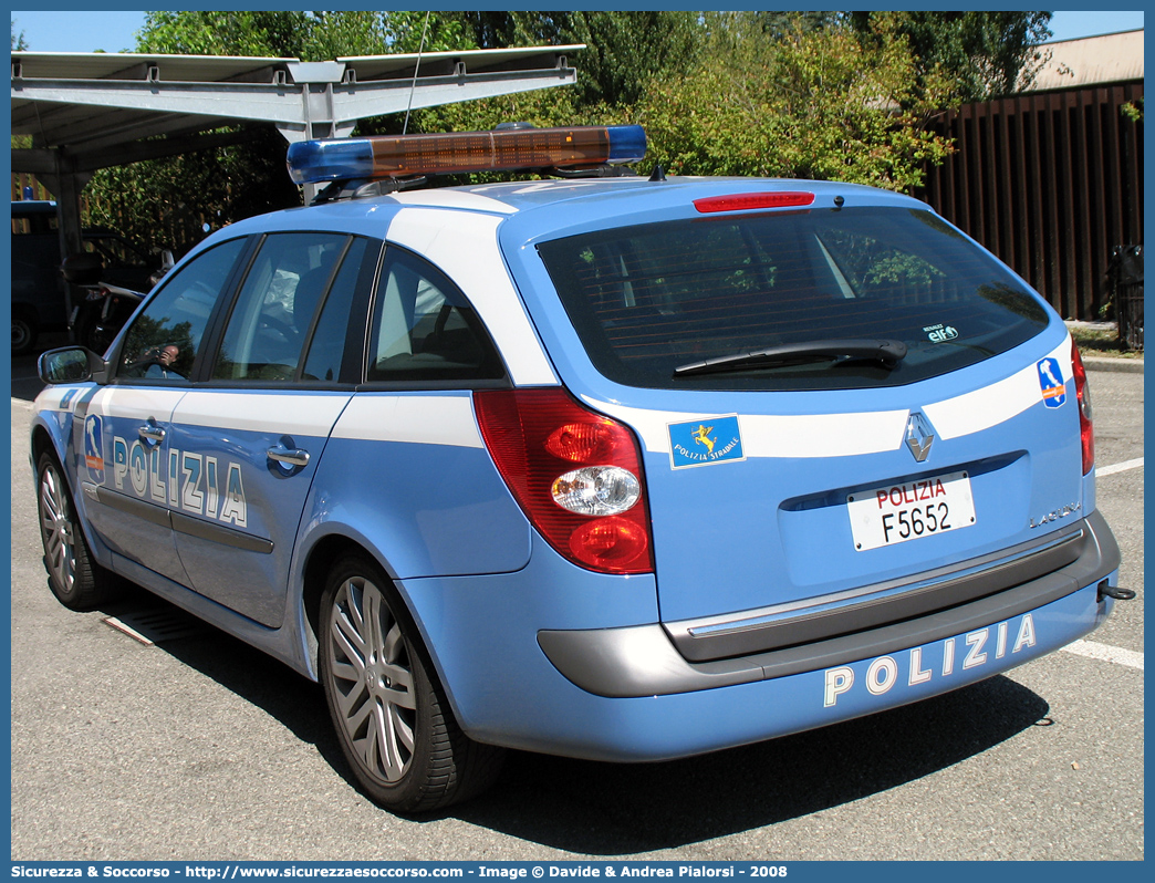 Polizia F5652
Polizia di Stato
Polizia Stradale
Autostrade per l'Italia S.p.A.
Renault GrandTour restyling
Parole chiave: Polizia di Stato;Polizia Stradale;Autostrade per l'Italia S.p.A.;Autostrade S.p.A.;Autostrade;Italia;Renault;GrandTour