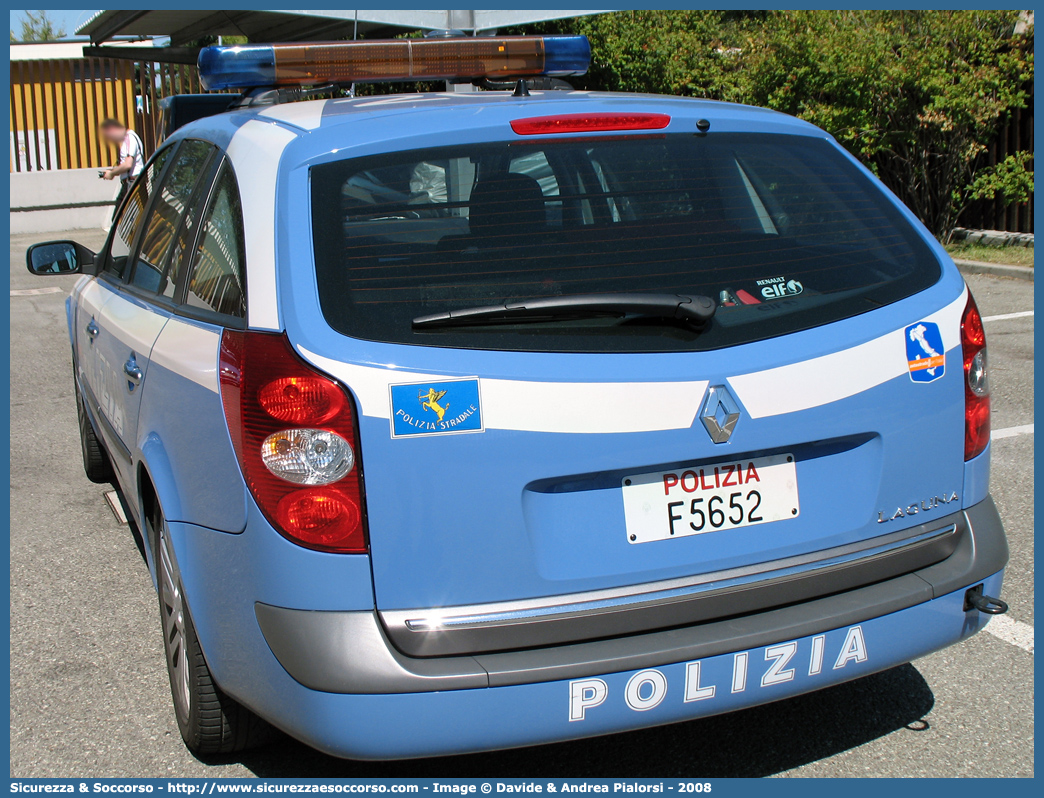 Polizia F5652
Polizia di Stato
Polizia Stradale
Autostrade per l'Italia S.p.A.
Renault GrandTour restyling
Parole chiave: Polizia di Stato;Polizia Stradale;Autostrade per l'Italia S.p.A.;Autostrade S.p.A.;Autostrade;Italia;Renault;GrandTour