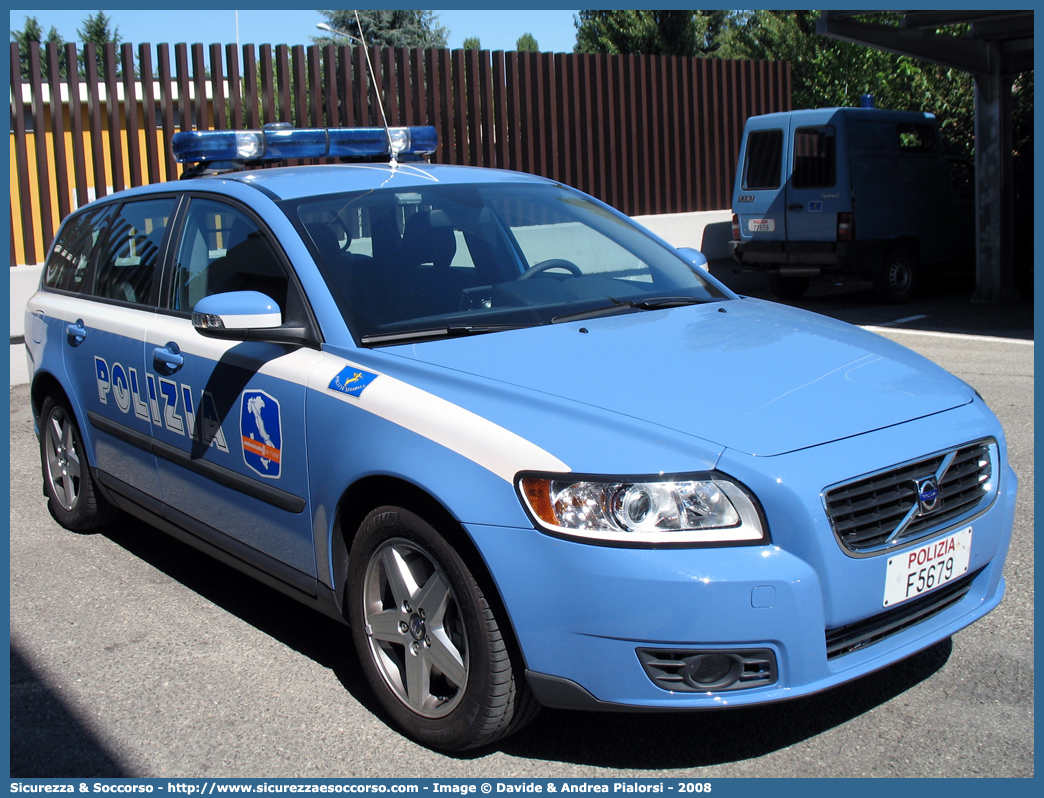 Polizia F5679
Polizia di Stato
Polizia Stradale
Autostrade per l'Italia S.p.A.
Volvo V50 II serie
Allestitore Focaccia Group S.r.l.
Parole chiave: Polizia di Stato;Polizia Stradale;Autostrade per l&#039;Italia S.p.A.;Autostrade S.p.A.;Autostrade;Italia;Volvo;V50;V 50;Focaccia