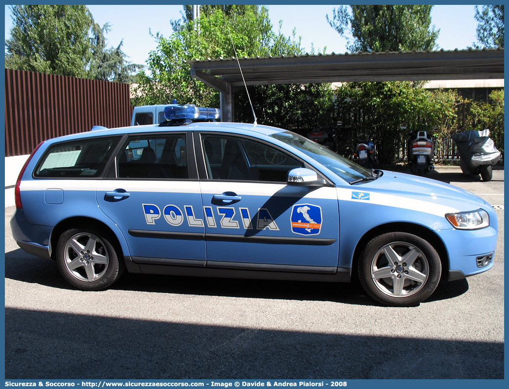 Polizia F5679
Polizia di Stato
Polizia Stradale
Autostrade per l'Italia S.p.A.
Volvo V50 II serie
Allestitore Focaccia Group S.r.l.
Parole chiave: Polizia di Stato;Polizia Stradale;Autostrade per l&#039;Italia S.p.A.;Autostrade S.p.A.;Autostrade;Italia;Volvo;V50;V 50;Focaccia