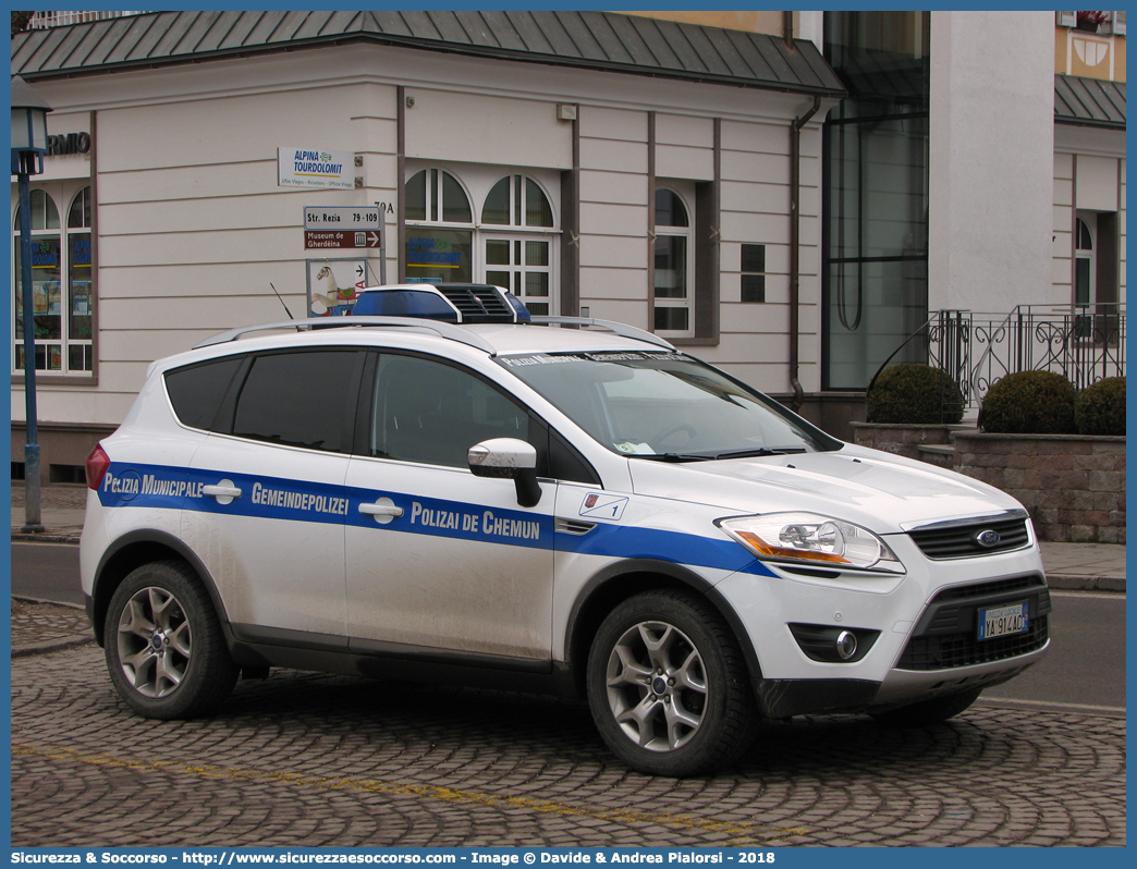 Polizia Locale YA914AC
Polizia Municipale
Comune di Ortisei
Ford Kuga I serie
Parole chiave: Polizia;Locale;Municipale;Polizai;Chemun;Gemeindepolizei;Ortisei;St.;Ulrich;Urtijei;Ford;Kuga;YA914AC;YA 914 AC