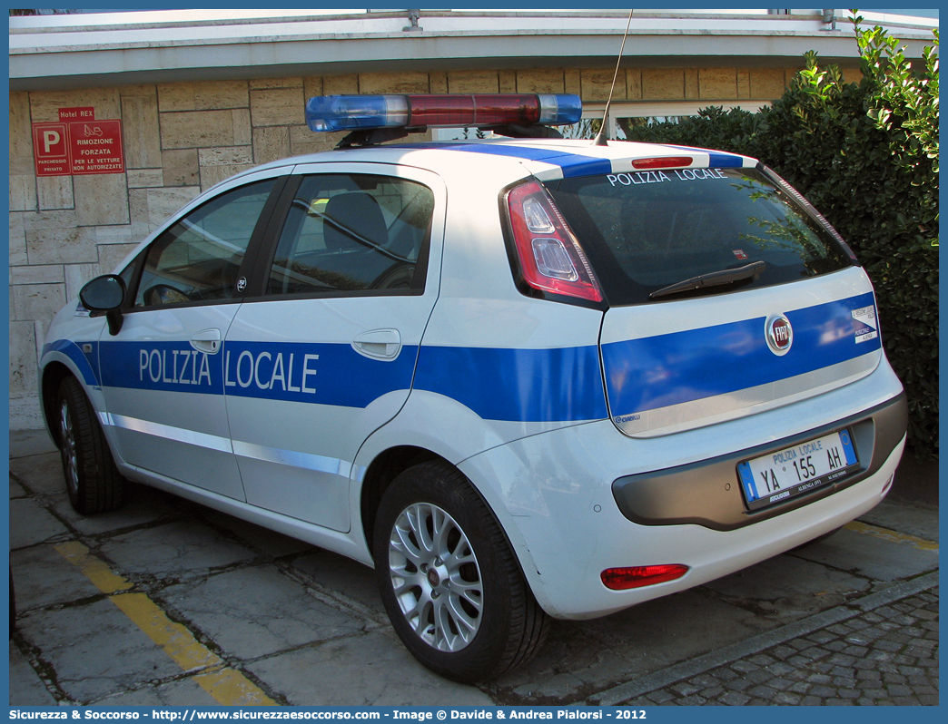 Polizia Locale YA155AH
Polizia Locale
Comune di Albenga
Fiat Punto Evo
Allestitore Ciabilli S.r.l.
Parole chiave: Polizia;Locale;Municipale;Albenga;Fiat;Punto;Evo;Ciabilli;YA155AH;YA 155 AH