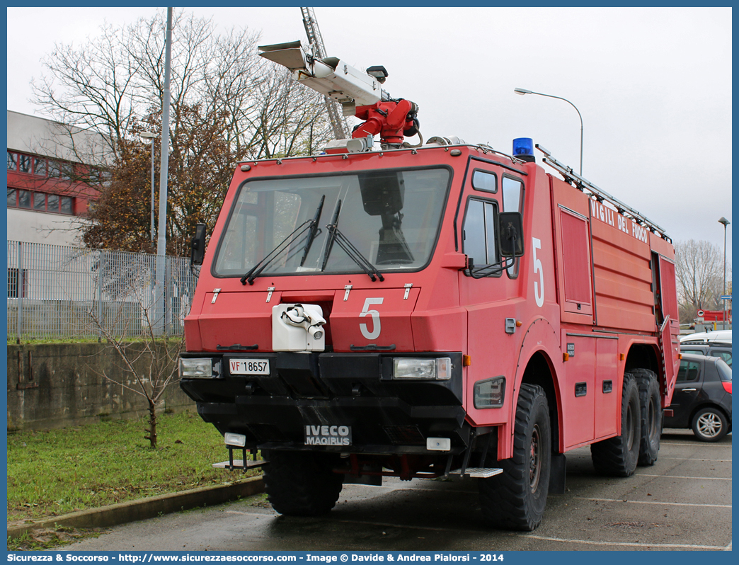 VF 18657
Corpo Nazionale Vigili del Fuoco
Nucleo Aeroportuale
Iveco Magirus Tucano
Parole chiave: Corpo;Nazionale;Vigili del Fuoco;Vigili;Fuoco;Iveco;Magirus;Tucano;Aeroportuale