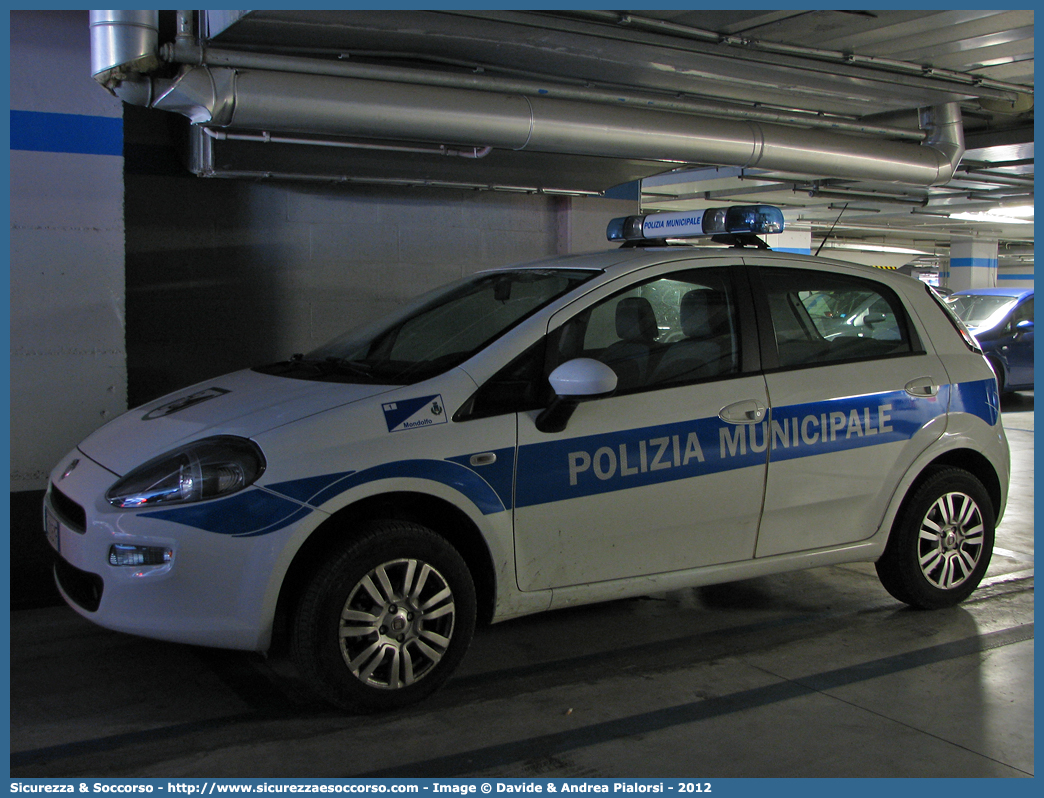 -
Polizia Municipale
Comune di Mondolfo
Fiat Punto IV serie
Allestitore Ciabilli S.r.l.
Parole chiave: Polizia;Locale;Municipale;Mondolfo;Fiat;Punto;Ciabilli