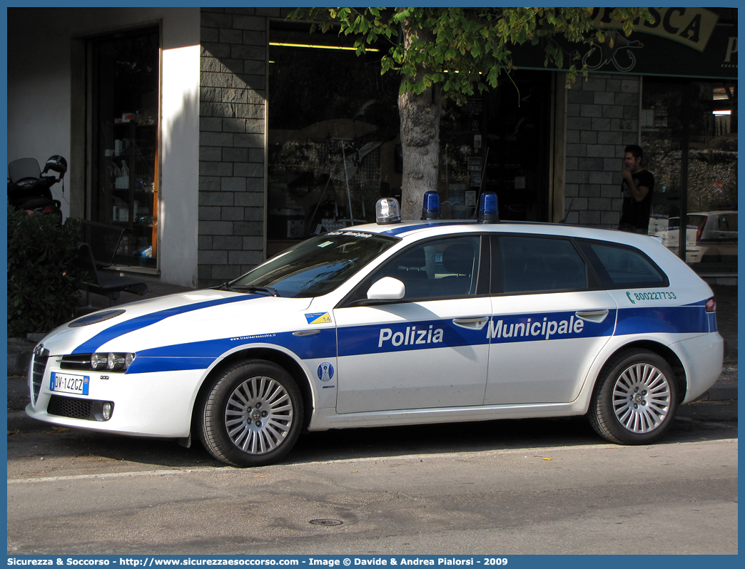 -
Polizia Municipale
Unione Comuni Tresinaro Secchia
Alfa Romeo 159 Sportwagon
Allestitore Olmedo S.p.A.
Parole chiave: Polizia;Locale;Municipale;Tresinaro Secchia;Casalgrande;Castellarano;Rubiera;Scandiano;Alfa Romeo;159;Sportwagon;Sport Wagon;S.W.;SW;Olmedo