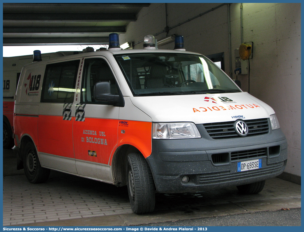 BO 0764
118 Bologna Soccorso
Volkswagen Transporter T5
Allestitore Vision S.r.l.
(variante)
Parole chiave: 118;Bologna;Soccorso;Automedica;Auto Medica;Automedicalizzata;Auto Medicalizzata;Volkswagen;Transporter;T5;Vision