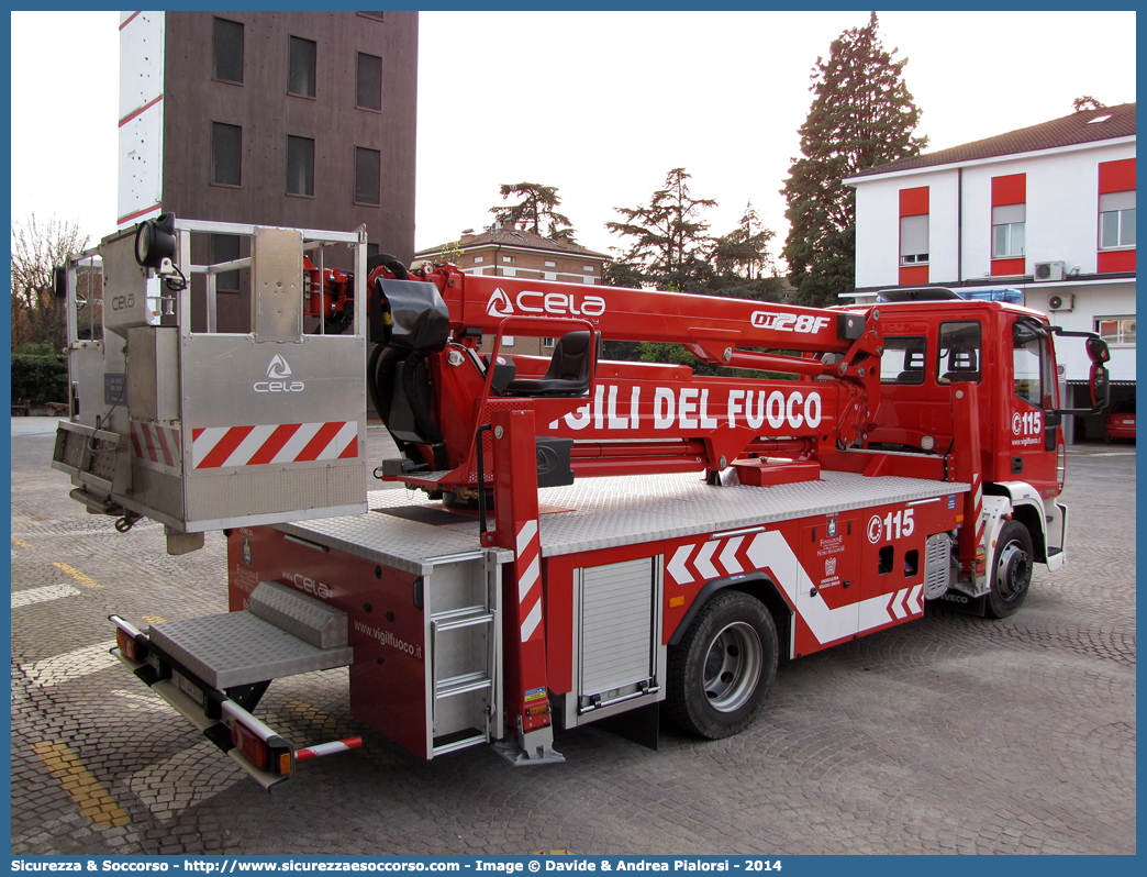 VF 27010
Corpo Nazionale Vigili del Fuoco
Iveco 120E22 EuroCargo III serie
Allestitore Cela S.r.l.
Parole chiave: VF;V.F.;VVF;V.V.F.;Corpo;Nazionale;Vigili del Fuoco;Vigili;Fuoco;AutoScala;AS;Snorkel;Iveco;120E22;EuroCargo;III serie;Cela;27010