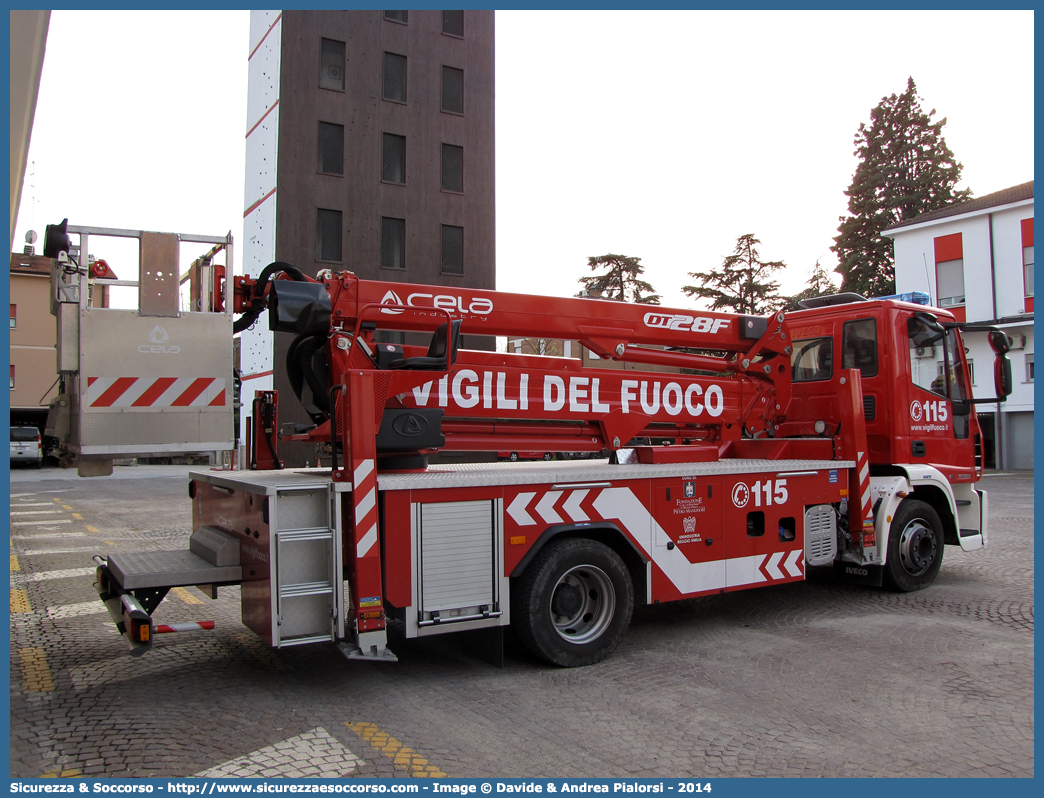 VF 27010
Corpo Nazionale Vigili del Fuoco
Iveco 120E22 EuroCargo III serie
Allestitore Cela S.r.l.
Parole chiave: VF;V.F.;VVF;V.V.F.;Corpo;Nazionale;Vigili del Fuoco;Vigili;Fuoco;AutoScala;AS;Snorkel;Iveco;120E22;EuroCargo;III serie;Cela;27010