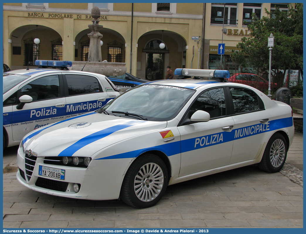 Polizia Locale YA200AB
Polizia Municipale
Comune di Ravenna
Alfa Romeo 159
Allestitore Focaccia Group S.r.l.
Parole chiave: Polizia;Locale;Municipale;Ravenna;Alfa Romeo;159;YA200AB;YA 200 AB;Focaccia