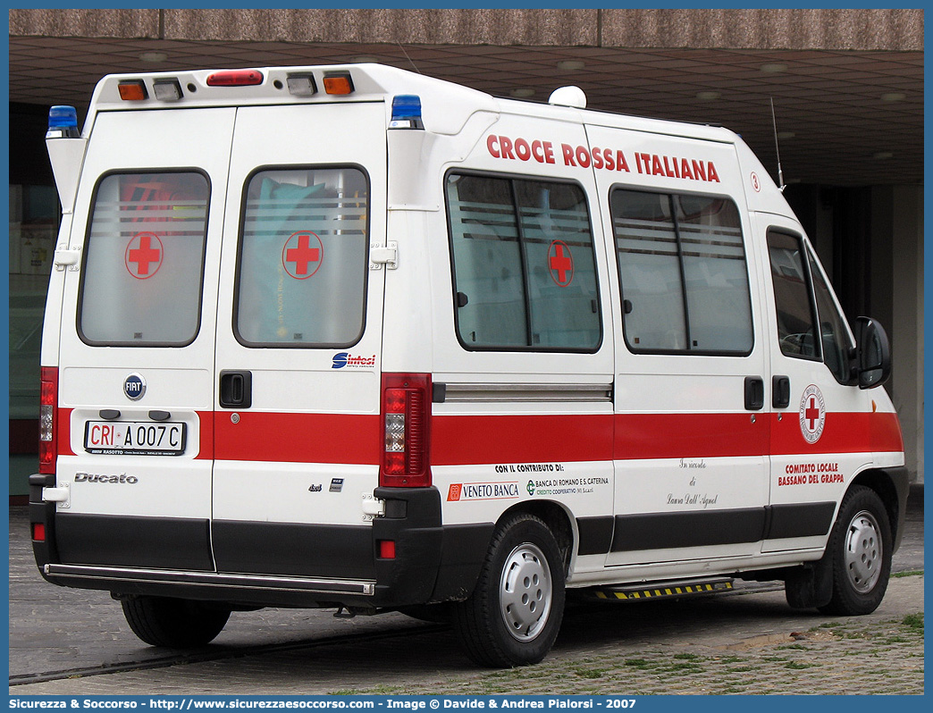 CRI A007C
Croce Rossa Italiana
Bassano del Grappa
Fiat Ducato II serie restyling
Allestitore Bollanti S.r.l.
Parole chiave: Croce;Rossa;Italiana;CRI;C.R.I.;Ambulanza;Fiat;Ducato;Bollanti;Bassano del Grappa