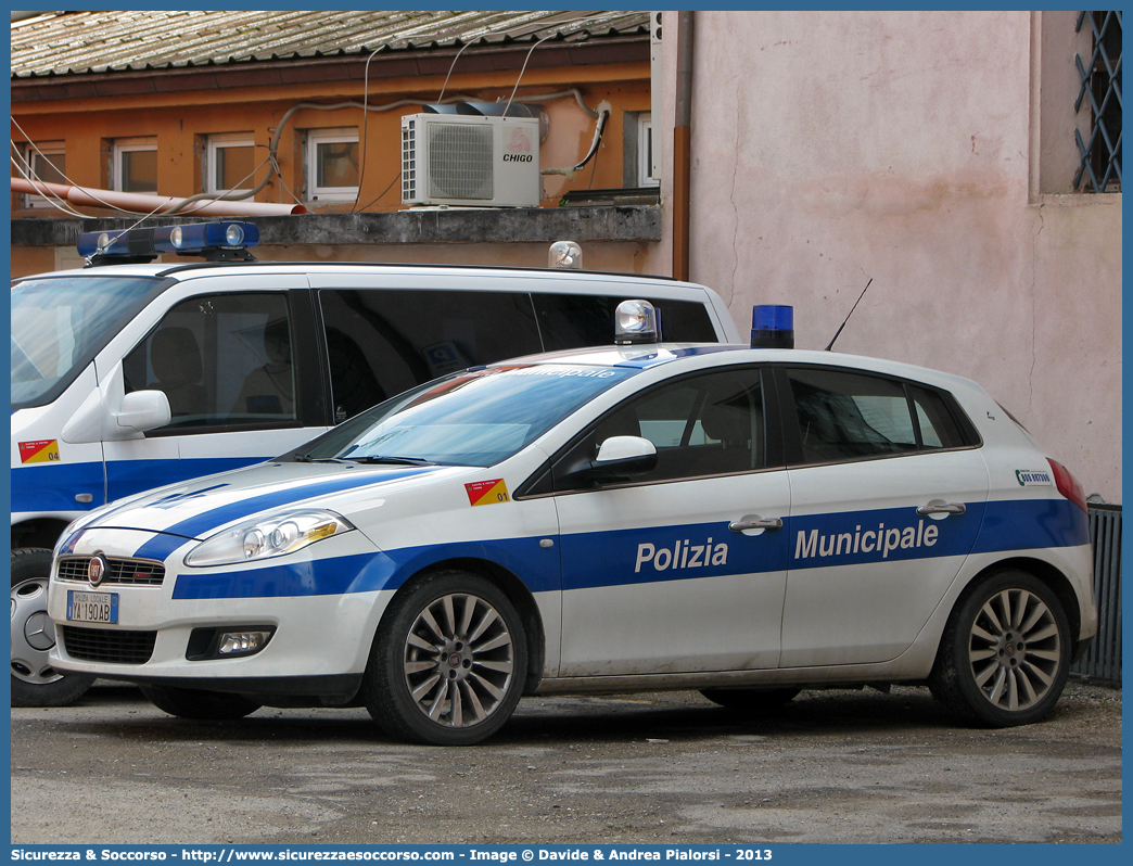 Polizia Locale YA190AB
Polizia Municipale
Comune di Castel San Pietro Terme
Fiat Nuova Bravo
Allestitore Focaccia Group S.r.l.
Parole chiave: Polizia;Locale;Municipale;Castel San Pietro Terme;Fiat;Nuova Bravo;Focaccia;YA190AB;YA 190 AB