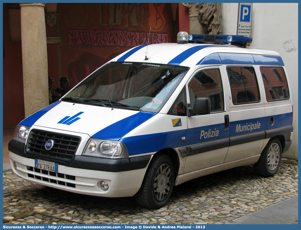 Polizia Locale YA278AA
Polizia Municipale
Comune di Dozza
Fiat Scudo III serie
Allestitore Focaccia Group S.r.l.
Parole chiave: Polizia;Locale;Municipale;Dozza;Fiat;Scudo;Focaccia;YA278AA;YA 278 AA